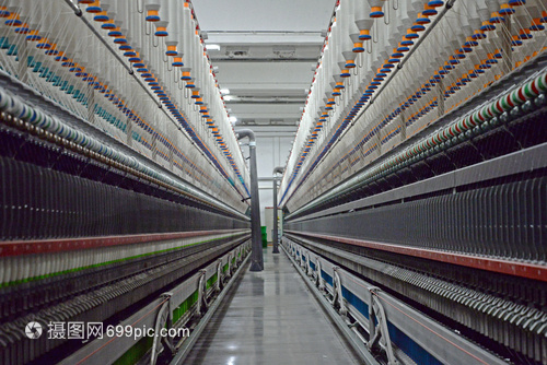 現代紡織廠紡紗機