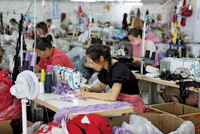 “拿不出手”的情趣內(nèi)衣,如今成了蘇北灌云的“特產(chǎn)”