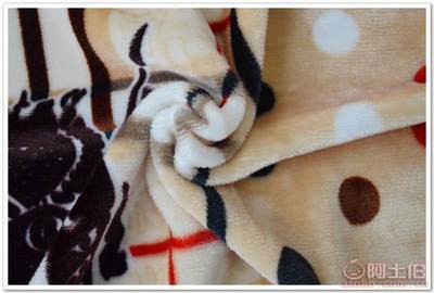 【新裕廠家直銷9法蘭絨印花400g毛毯風(fēng)格紡織產(chǎn)品必備