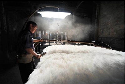 漸行漸遠的農村手藝人--彈棉花