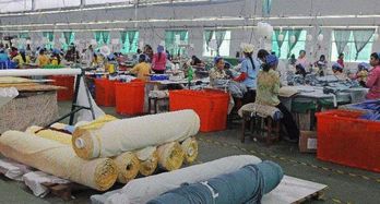 越南工廠加班不為生產(chǎn)卻為撕中國標(biāo)簽，效仿印度模式背后的產(chǎn)業(yè)鏈焦慮